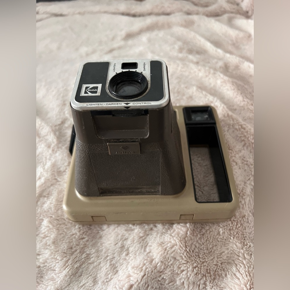 Kodamatic Instant Camera - Picture 3 of 7